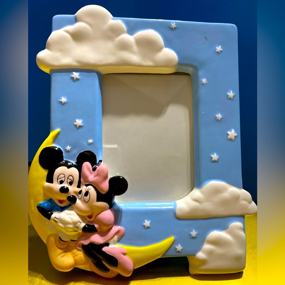 Disney VTG 90’s Mickey & Minnie 3-D Porcelain Handpainted Frame 9”x8” Applause